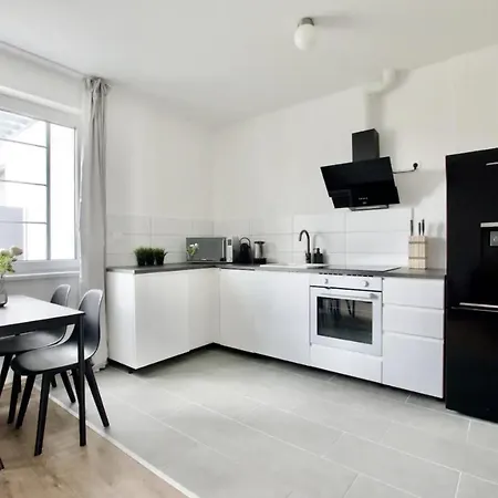Family By Hi5 - Apartman *