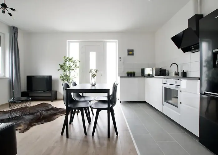 Apartment Family By Hi5 -