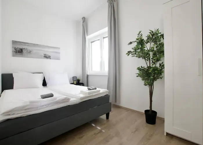 Apartment Family By Hi5 - *