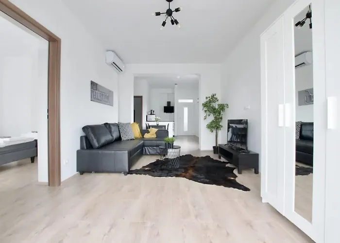 Family By Hi5 - * Zamardi