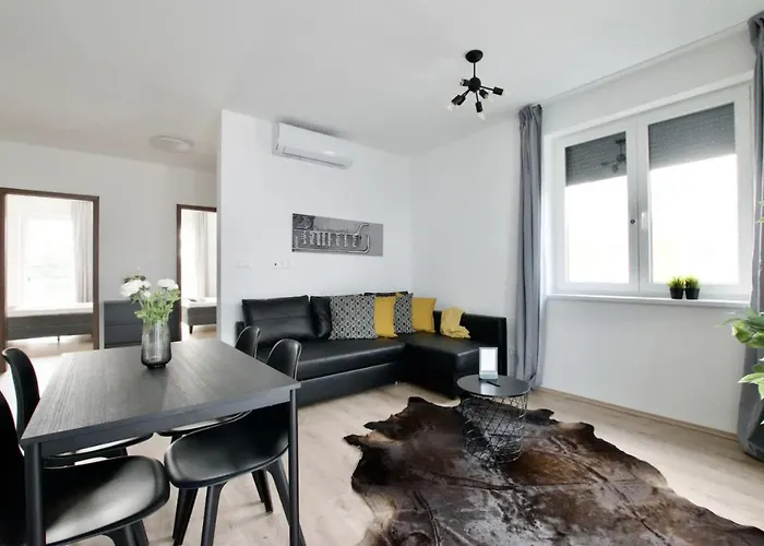 Family By Hi5 - Zamardi